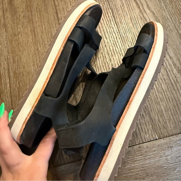 Merrell black stripy sandals - Picture 4 of 5